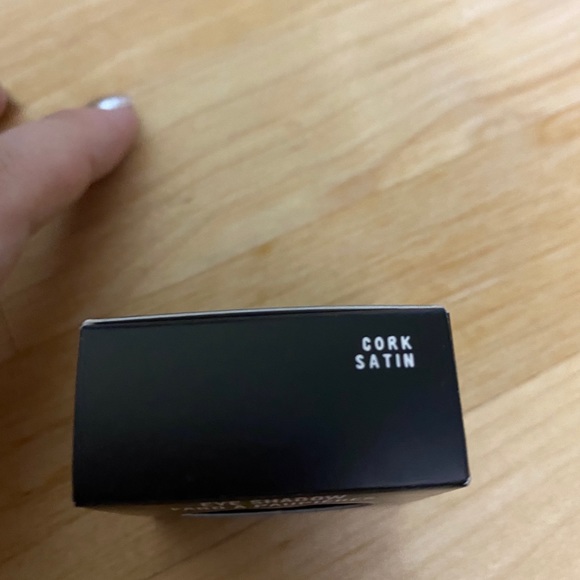 MAC eyeshadow. Cork satin - Picture 2 of 3